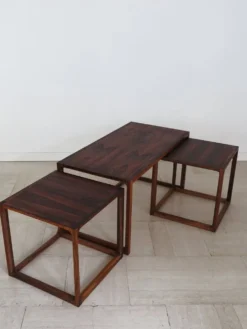Tables gigognes attribuées à Aksel Kjesgaard, Danemark, années 1960, ensemble de 3.
