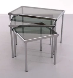 Tables gigognes cadre chromé verre fumé années 1970