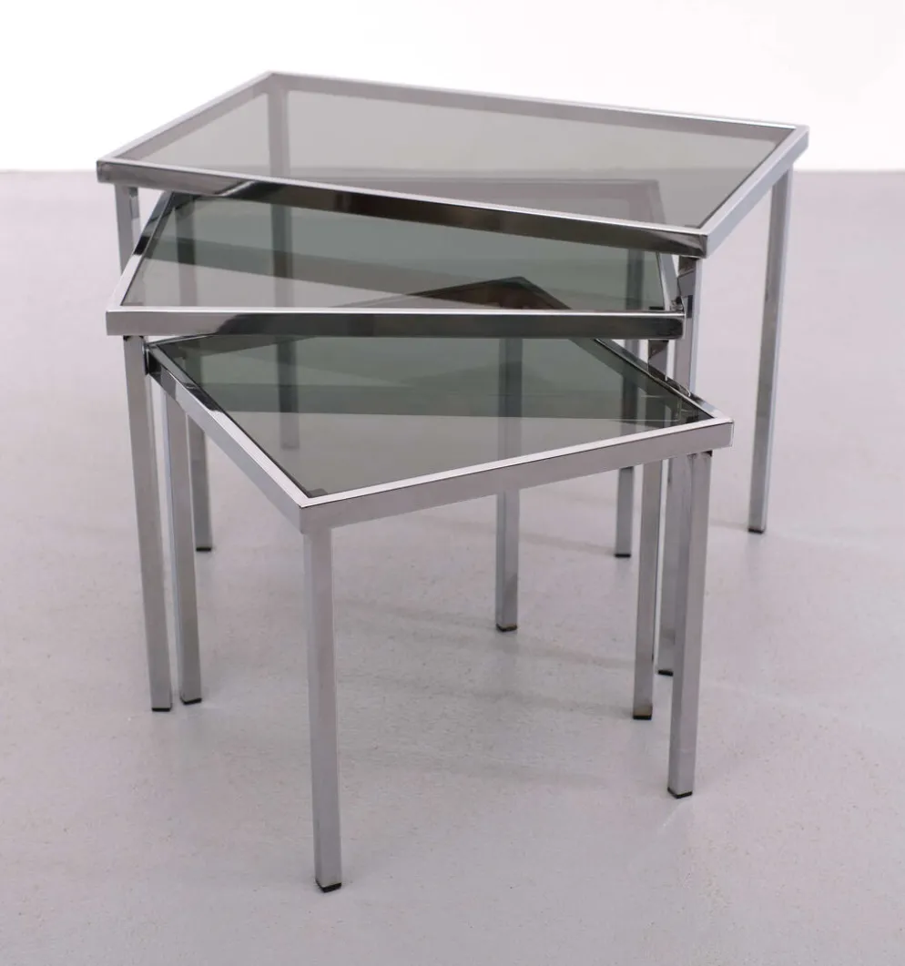 Tables gigognes cadre chromé verre fumé années 1970