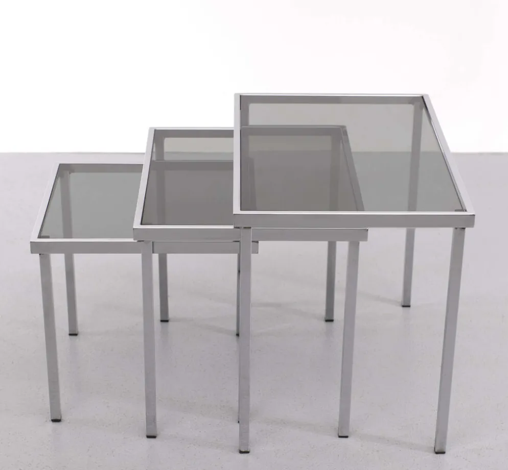 Tables gigognes cadre chromé verre fumé années 1970