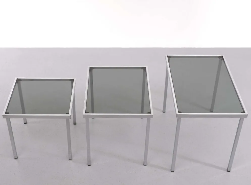Tables gigognes cadre chromé verre fumé années 1970