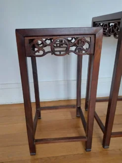3 tables gigognes chinoises en bois et laiton