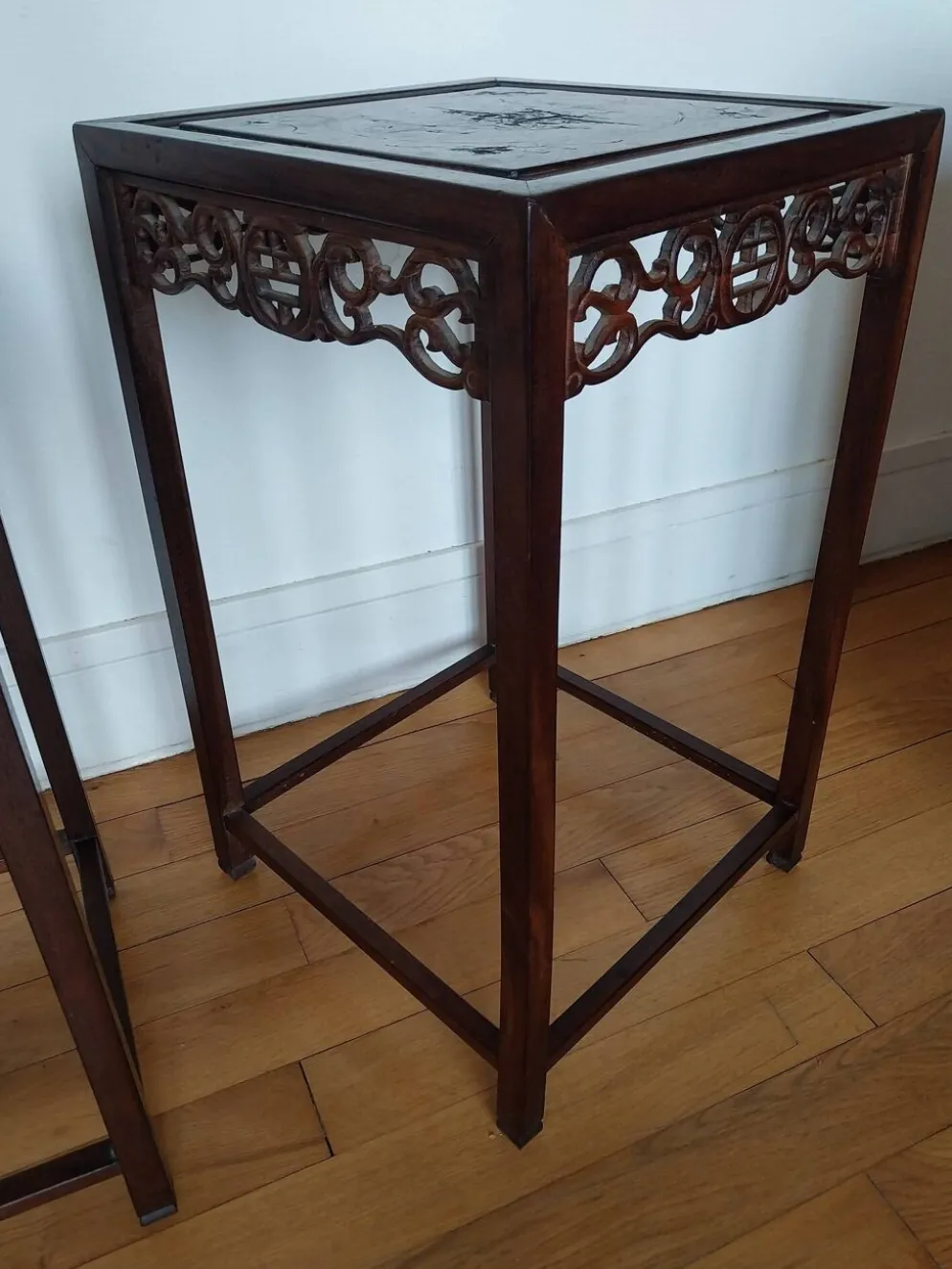 3 tables gigognes chinoises en bois et laiton