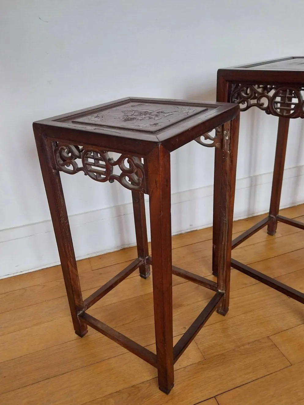3 tables gigognes chinoises en bois et laiton