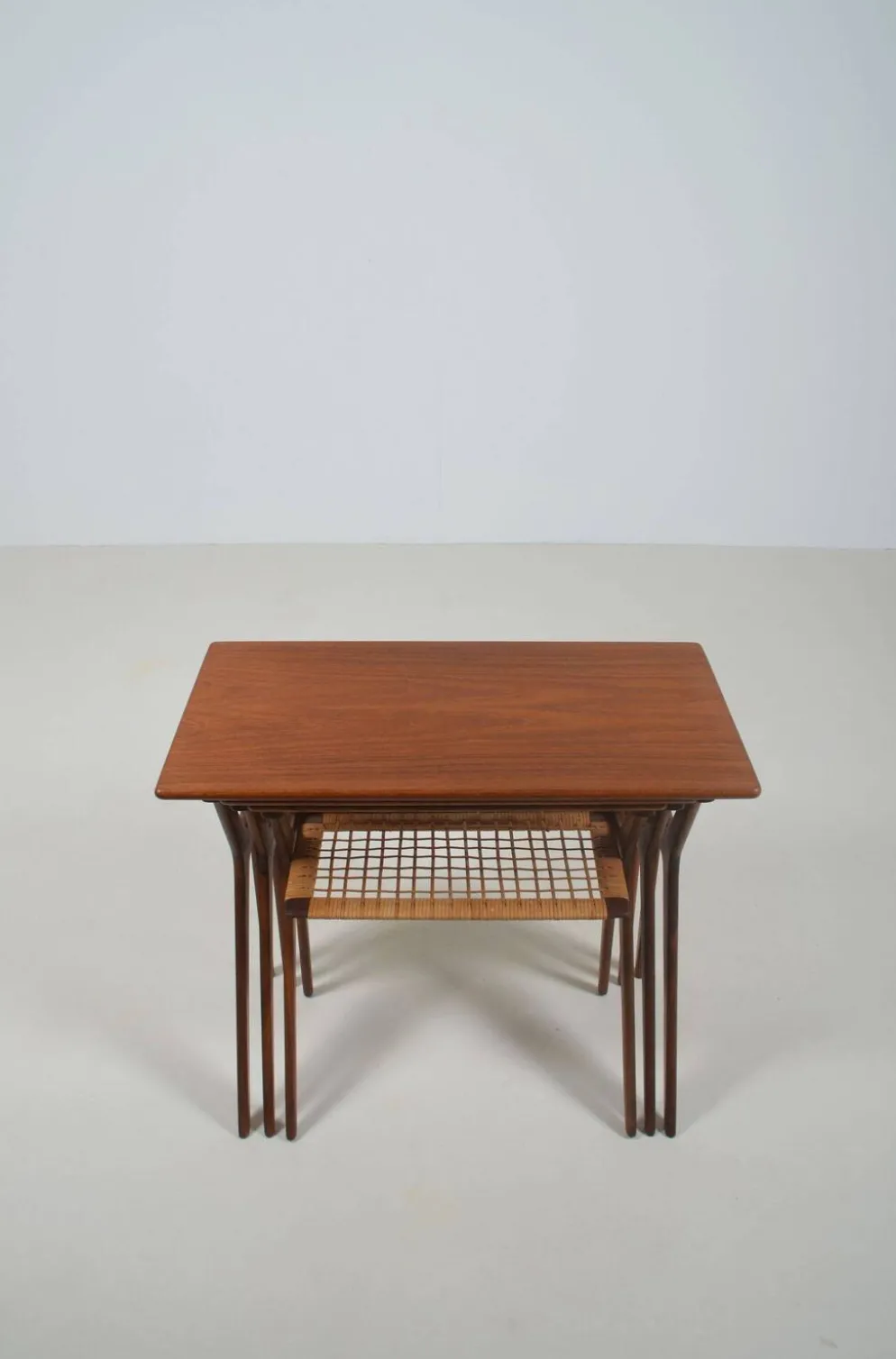 Tables gigognes danoises conçues par Johannes Andersen pour Silkeborg, années 1960.