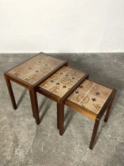 Tables gigognes danoises en palissandre et céramique par Willy Ryomgard, Mo
