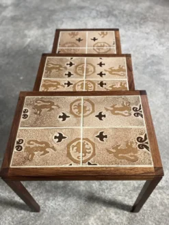 Tables gigognes danoises en palissandre et céramique par Willy Ryomgard, Mo