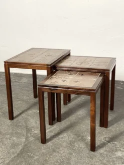 Tables gigognes danoises en palissandre et céramique par Willy Ryomgard, Mo