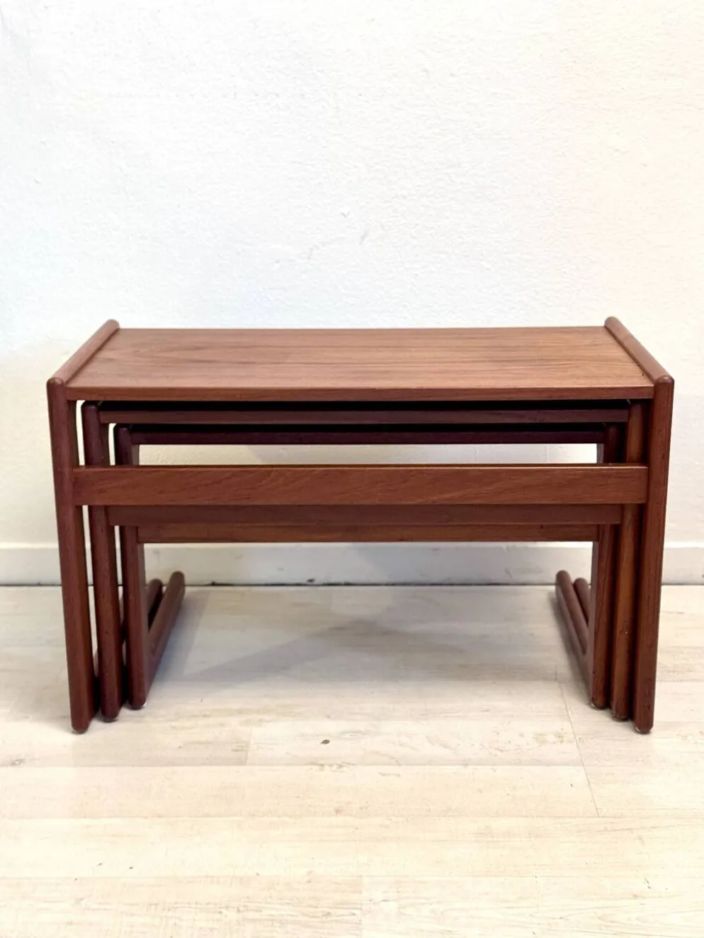 Tables gigognes danoises vintage en teck