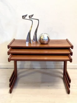 Tables gigognes danoises vintage en teck