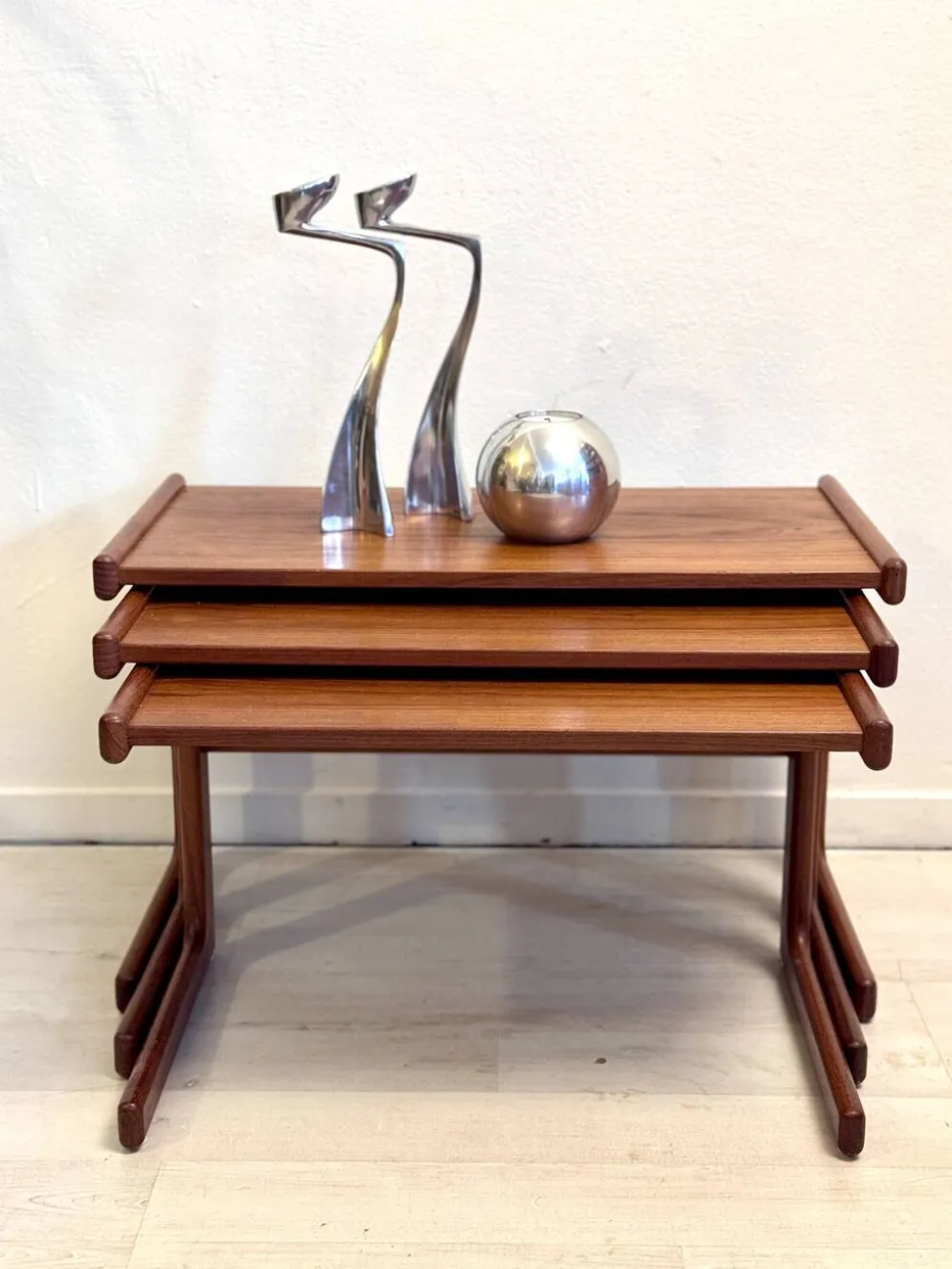 Tables gigognes danoises vintage en teck