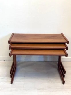 Tables gigognes danoises vintage en teck