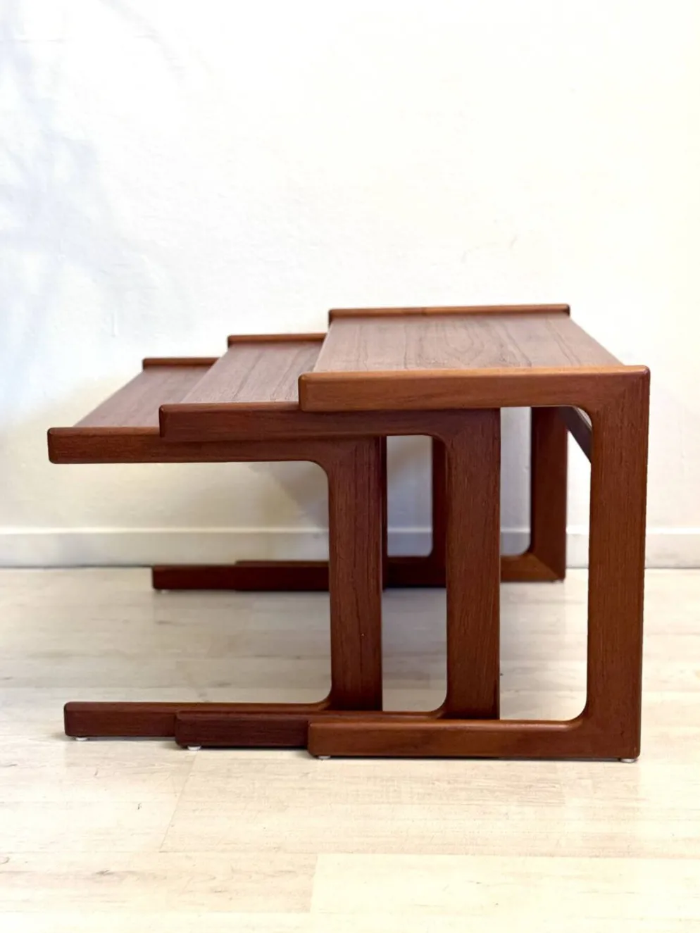 Tables gigognes danoises vintage en teck