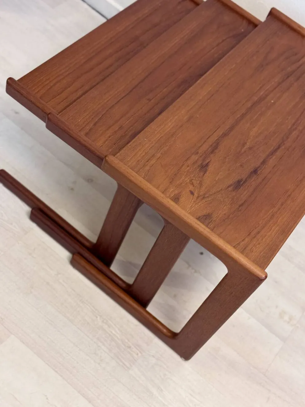 Tables gigognes danoises vintage en teck