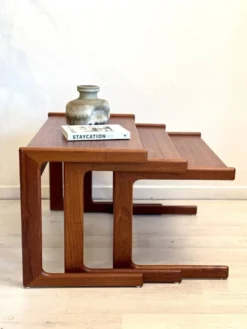 Tables gigognes danoises vintage en teck
