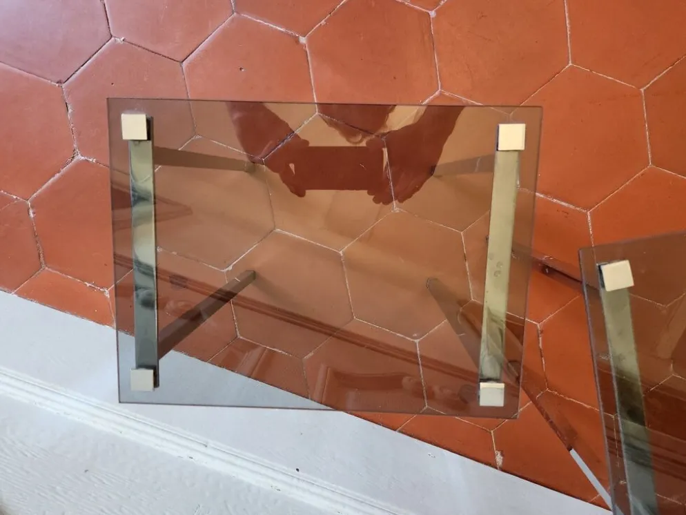 3 tables gigognes des années 70 en verre fumé