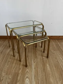 Tables gigognes doré 1970