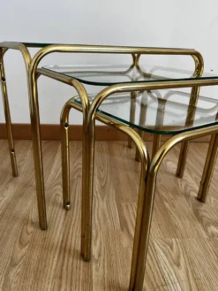 Tables gigognes doré 1970