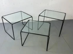 3 tables gigognes en acier et verre de style moderniste italien, années 1970