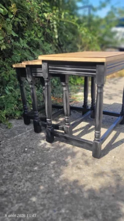 Tables gigognes en bois