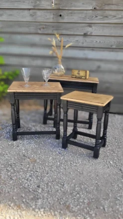 Tables gigognes en bois