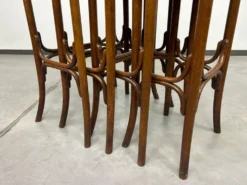 Tables gigognes en bois courbé par Thonet