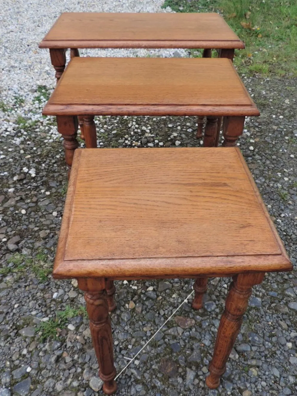 3 tables gigognes en chêne