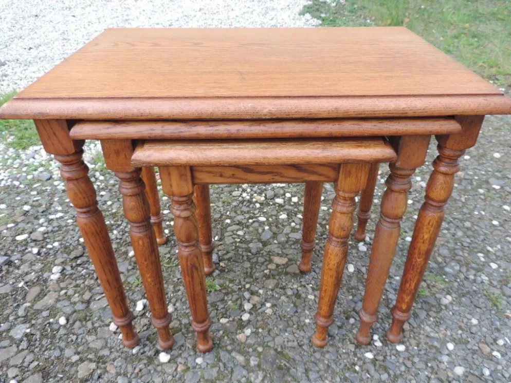 3 tables gigognes en chêne