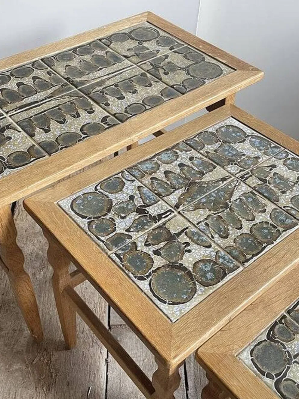 3 tables gigognes en chêne de Henning Kjærnulf pour EG Kvalitets, Danemark, années 1960