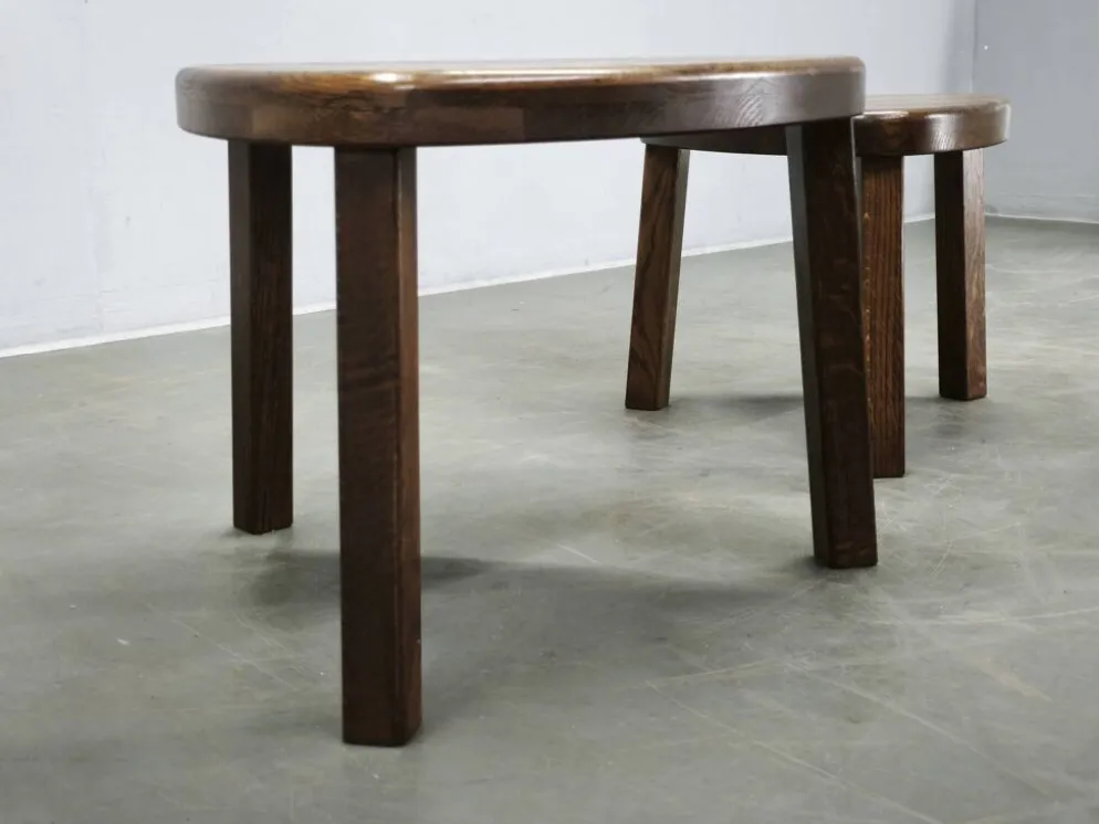 Tables gigognes en chêne massif, milieu du siècle, tchécoslovaques des années 1960, ensemble de trois.