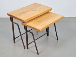 Tables gigognes en fonte brut et chêne, années 1970, ensemble de 2