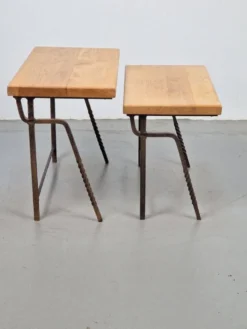 Tables gigognes en fonte brut et chêne, années 1970, ensemble de 2