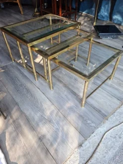 Tables gigognes en laiton