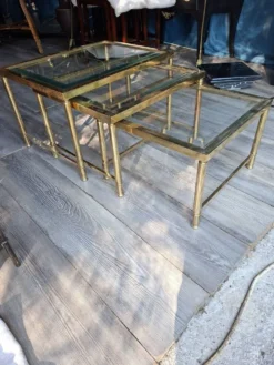 Tables gigognes en laiton