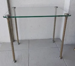 Tables gigognes en laiton et verre