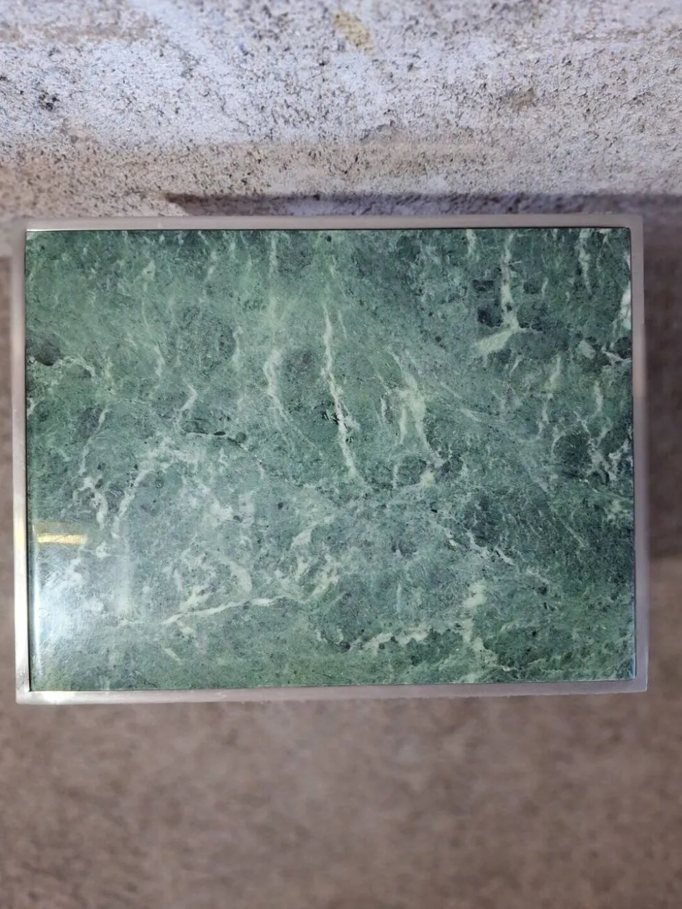 Tables gigognes en marbre vert et metal-dans le gout de maison Jansen- annees 1970