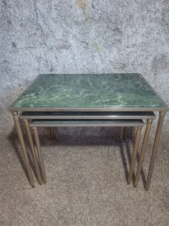 Tables gigognes en marbre vert et metal-dans le gout de maison Jansen- annees 1970