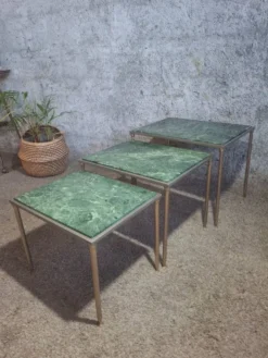 Tables gigognes en marbre vert et metal-dans le gout de maison Jansen- annees 1970