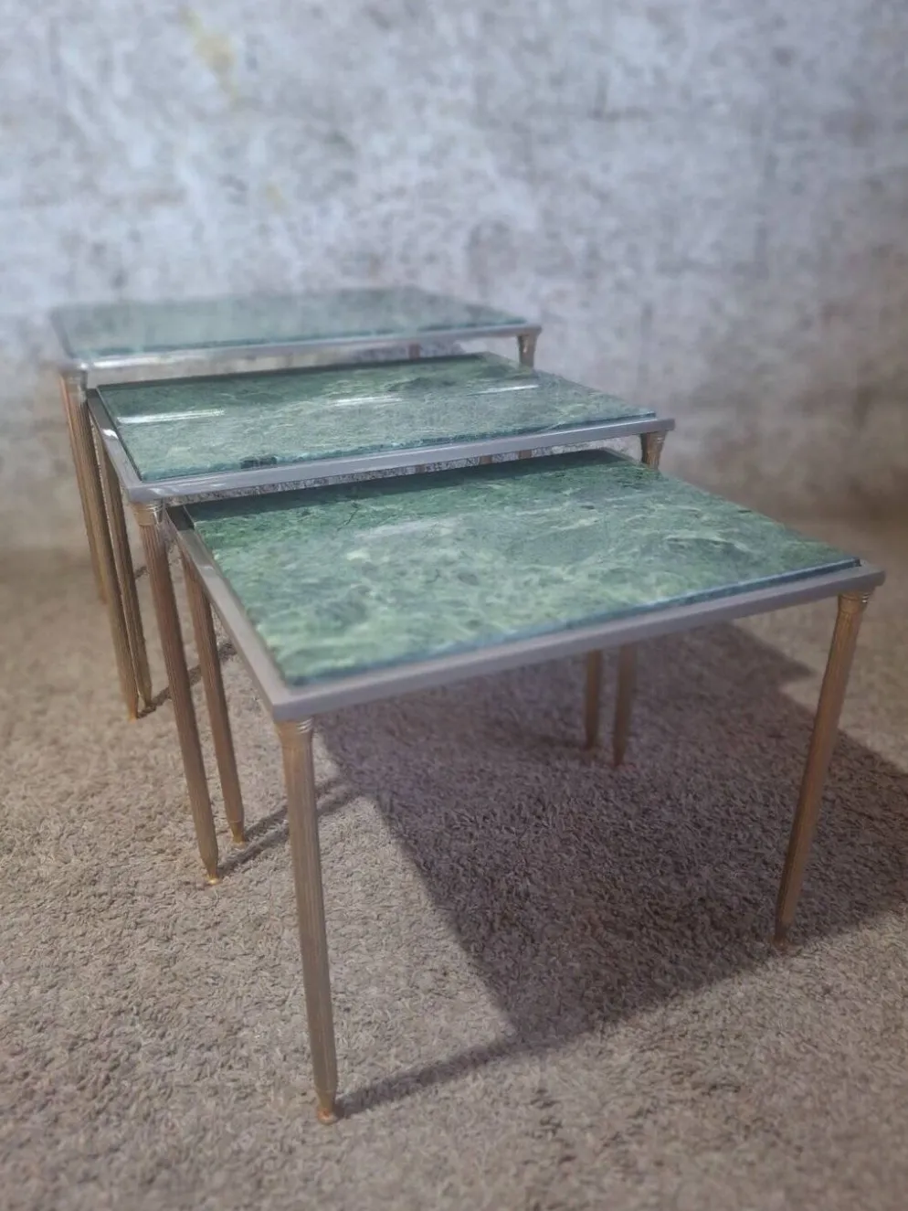 Tables gigognes en marbre vert et metal-dans le gout de maison Jansen- annees 1970