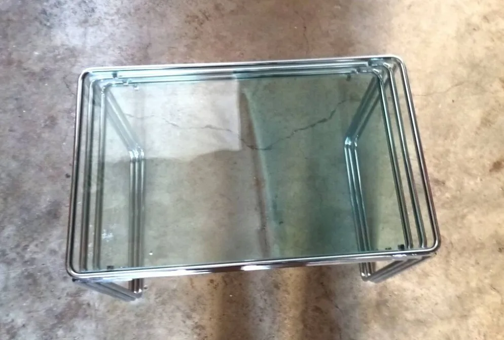 3 tables gigognes en métal chromé et verre, années 70