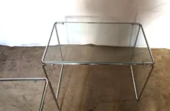 3 tables gigognes en métal chromé et verre, années 70