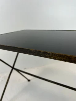 Tables gigognes en métal et verre