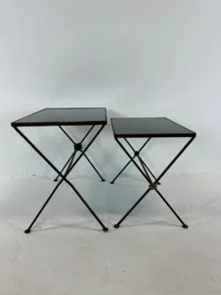 Tables gigognes en métal et verre