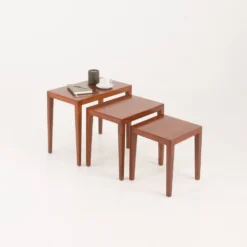 Tables gigognes en palissandre Severin Hansen, Haslev, Danemark, années 1960. Lot de 3