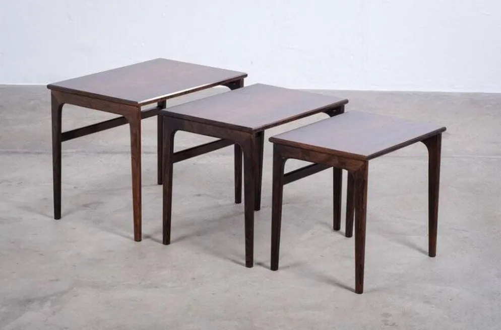 Tables gigognes en palissandre danois du milieu du siècle par Brdr. Furbo, années 1960.
