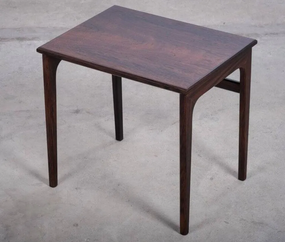 Tables gigognes en palissandre danois du milieu du siècle par Brdr. Furbo, années 1960.