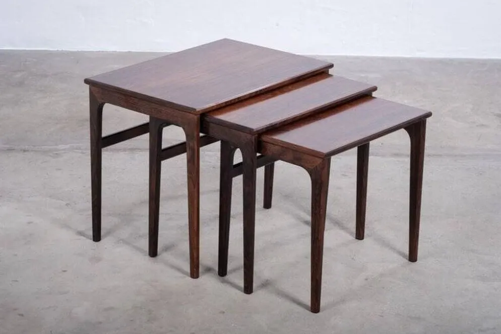 Tables gigognes en palissandre danois du milieu du siècle par Brdr. Furbo, années 1960.