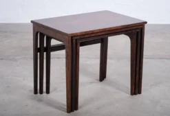 Tables gigognes en palissandre danois du milieu du siècle par Brdr. Furbo, années 1960.
