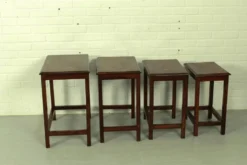 Tables gigognes en palissandre italien avec incrustation de cuivre