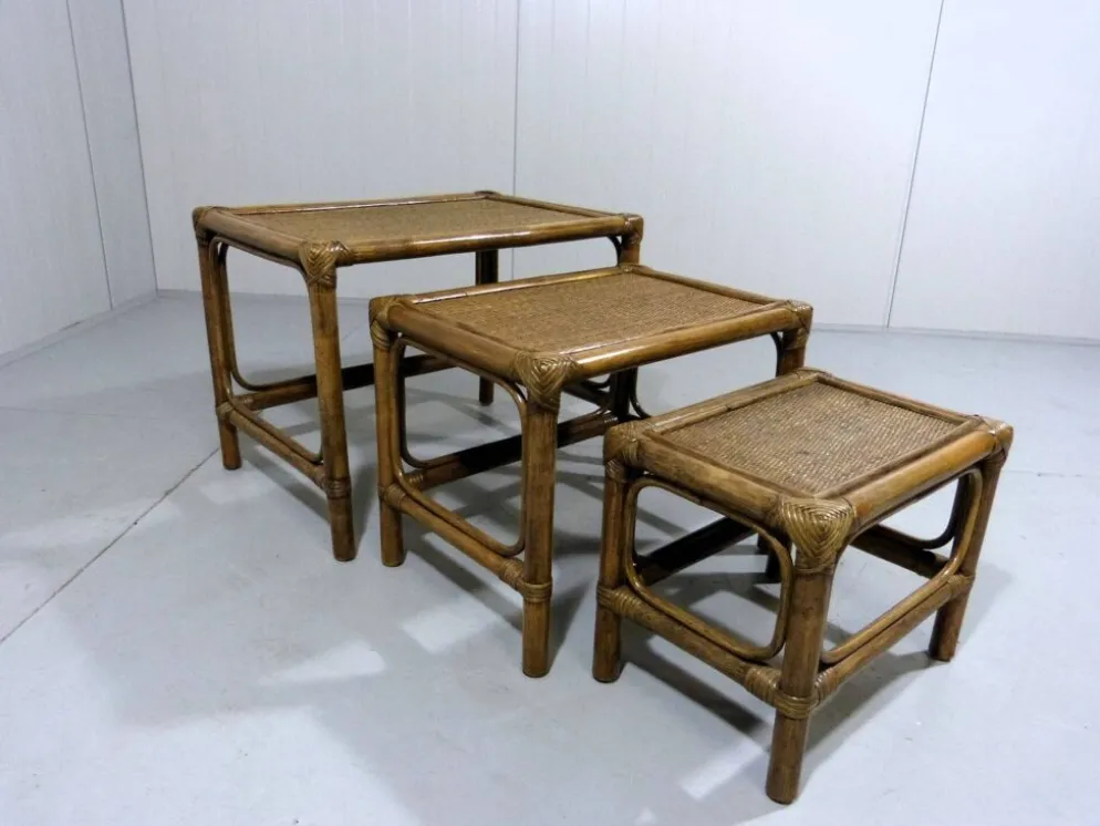 Tables gigognes en rotin, années 1970